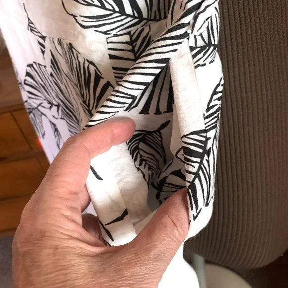 Jumpsuit Tropical Black White Strappy Wide Leg Linen Look Casual Summer Sz M/L - Picture 6 of 9